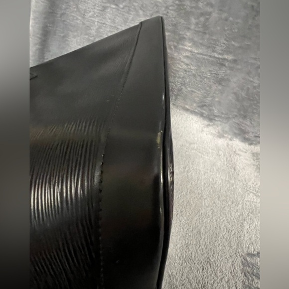 Louis Vuitton Alma Epi Black PM - Picture 11 of 11